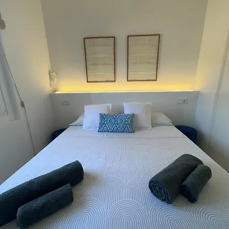 Con Jardin Privado En Menorca アパート *